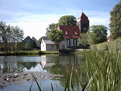 Dorfteich_Kirche_pinnow